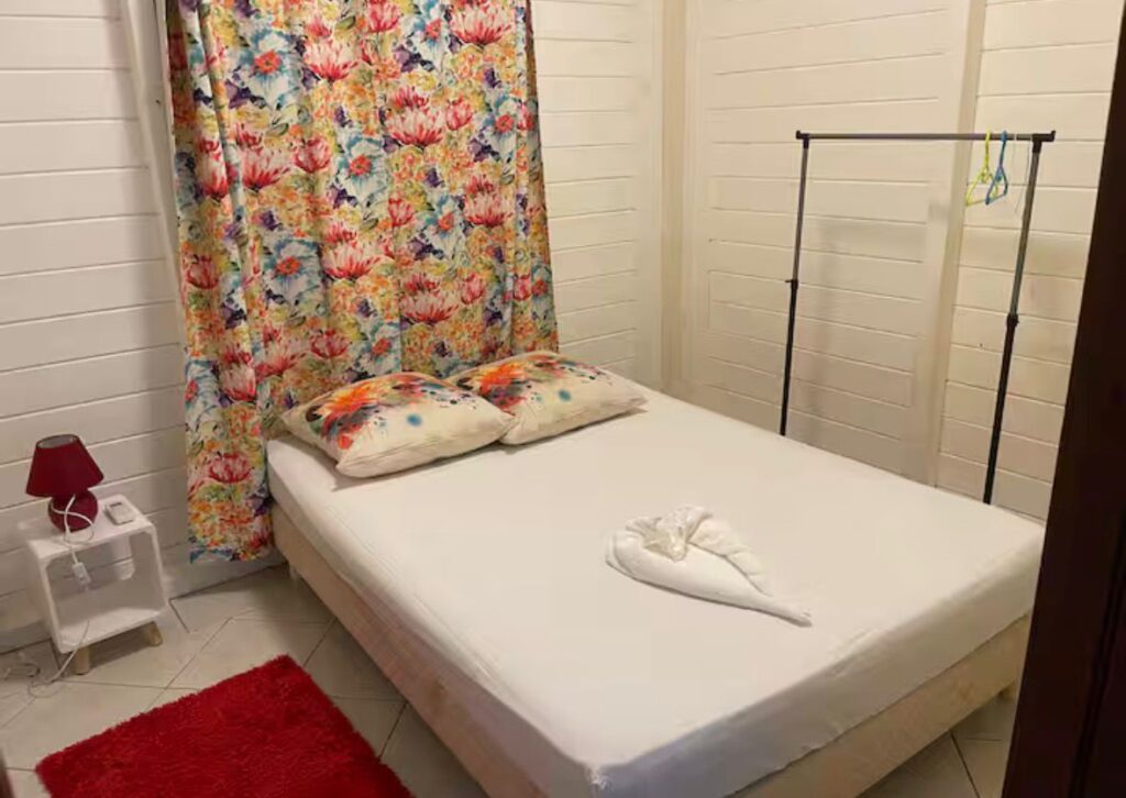 La Chambre du Bas de Villa Couleuvre à Deshaies Guadeloupe