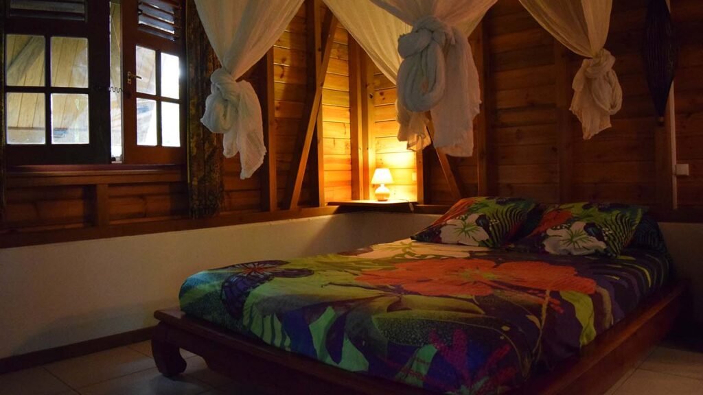 Chambre Gîte Bois Cannelle Deshaies Guadeloupe