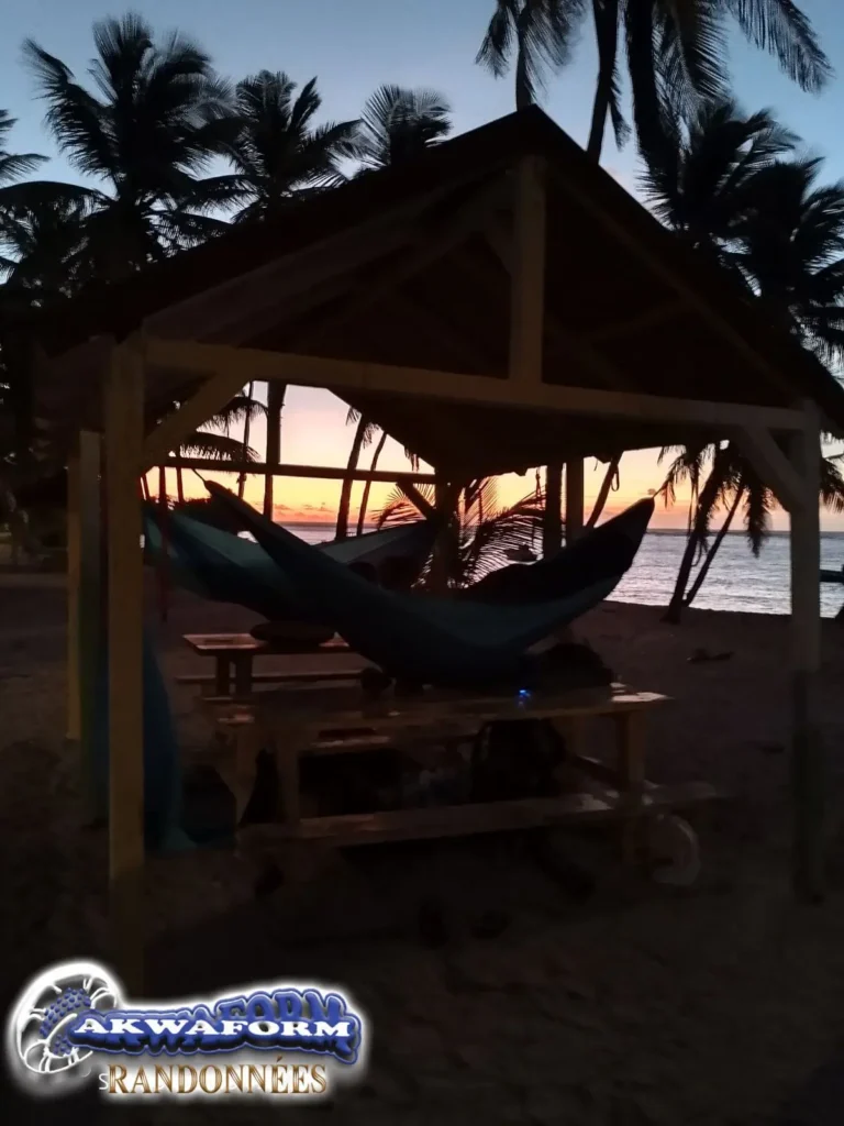 Bivouac devant le coucher de soleil Akwaform Randonnées Guadeloupe (3)
