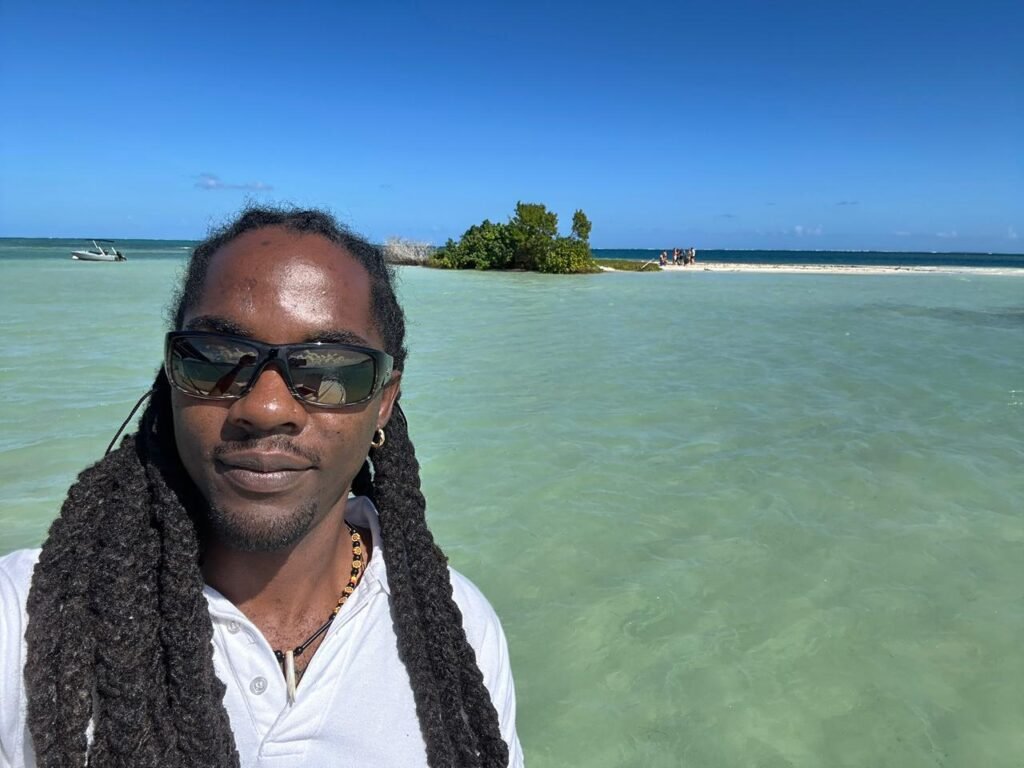 Ilet Caret au large de Sainte-Rose en Guadeloupe avec Axel de Caraibe Passiflora.