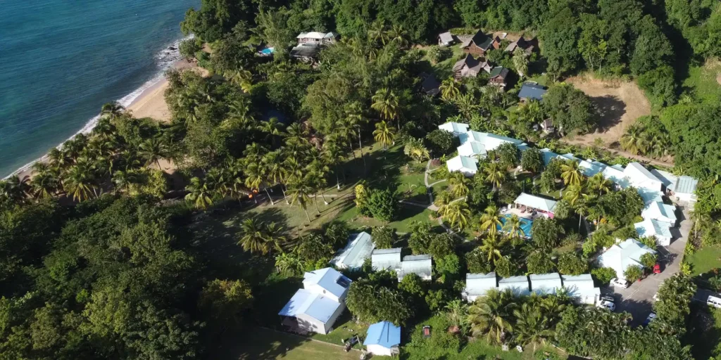 Vue aérienne du domaine Fleurs des Iles à Deshaies Guadeloupe