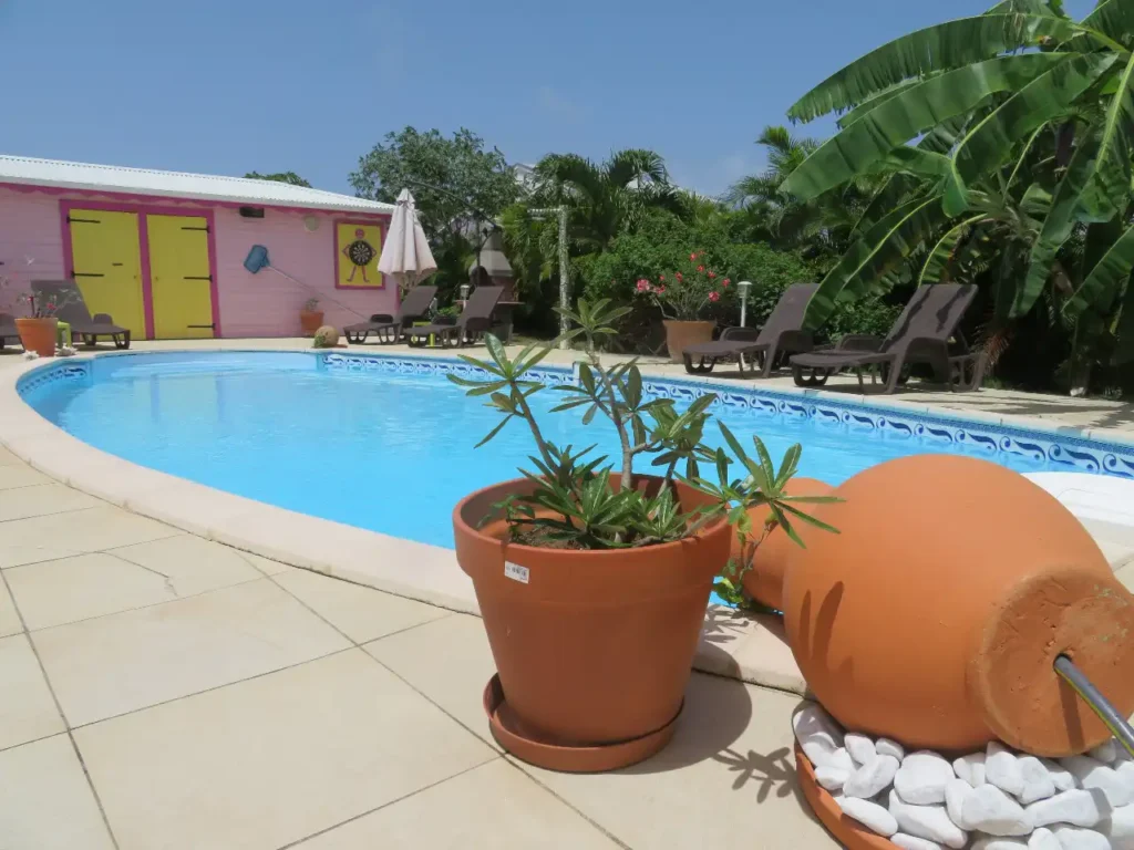 La piscine chauffée de la Kaz a Liline. Le Moule Guadeloupe