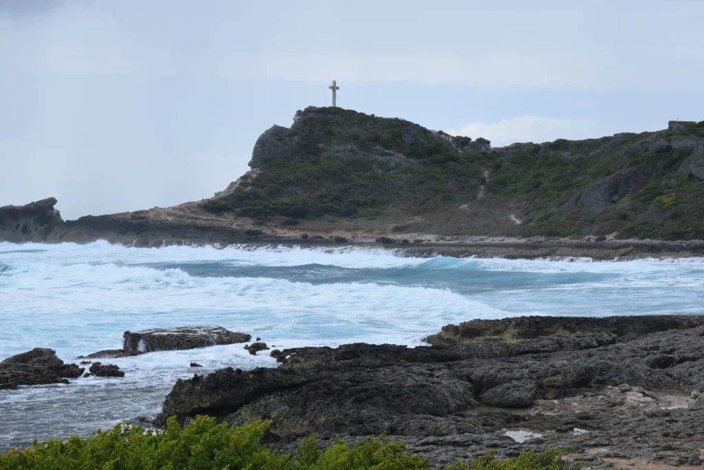 La Croix de la Pointe des Chateaux Saint-François Voyage France Guadeloupe