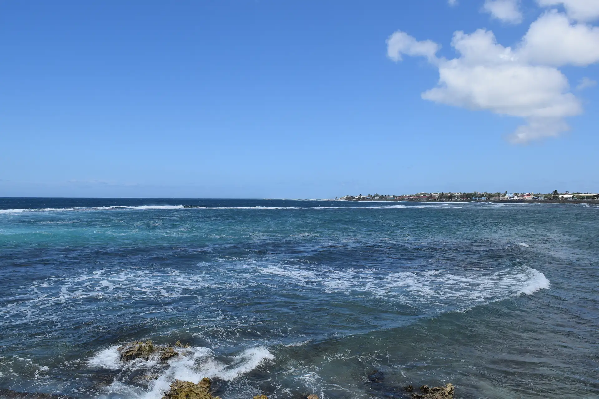 Le Moule au loin vue depuis Damencourt Guadeloupe