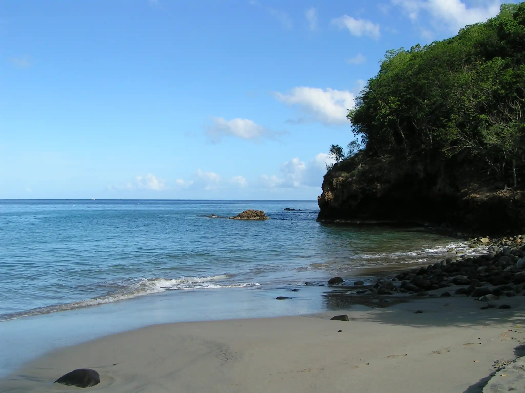 L'Horizon depuis la Plage Paul Thomas dite Bosco Deshaies Guadeloupe