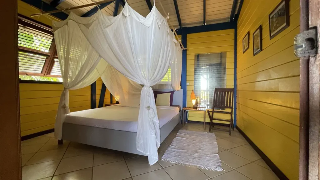 Chambre Parentale du gîte Route du Rhum Pointe-Noire Guadeloupe