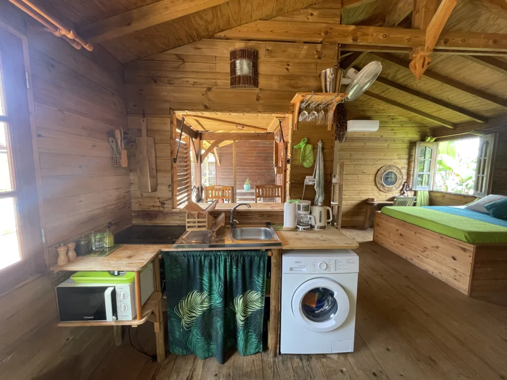 Cuisine équipée Gîte Citronnelle - Les Gîtes du Cocon à Sainte-Rose Guadeloupe