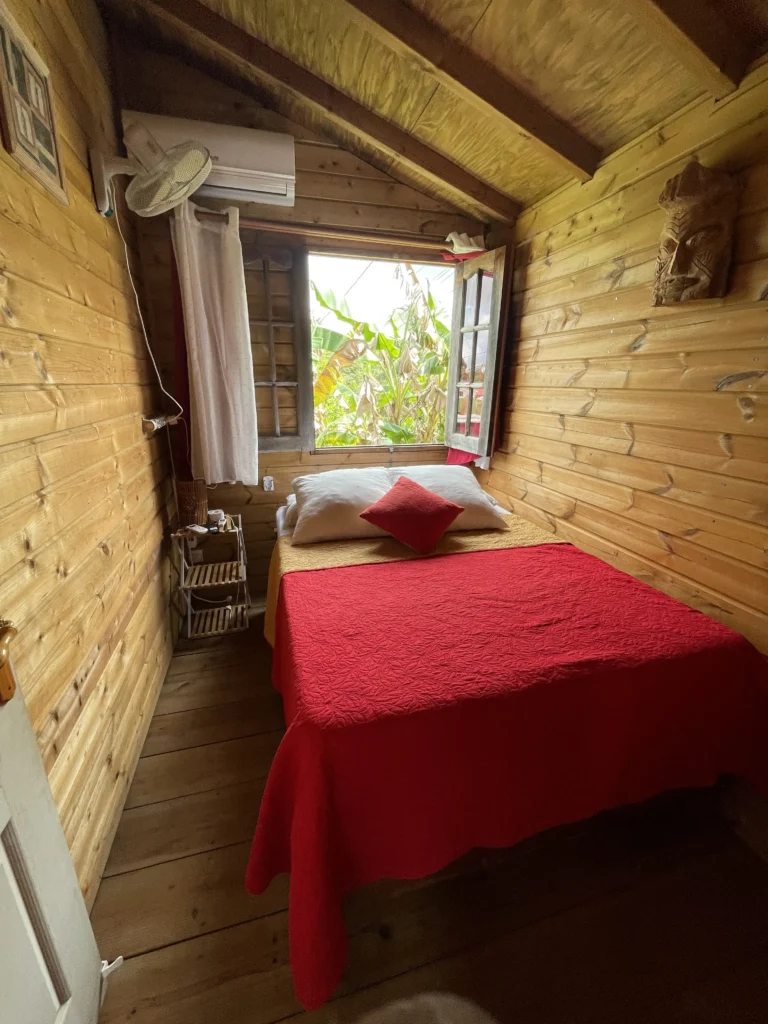 Deuxième chambre du Gîte Flamboyant - Gîtes du Cocon à Sainte-Rose Guadeloupe