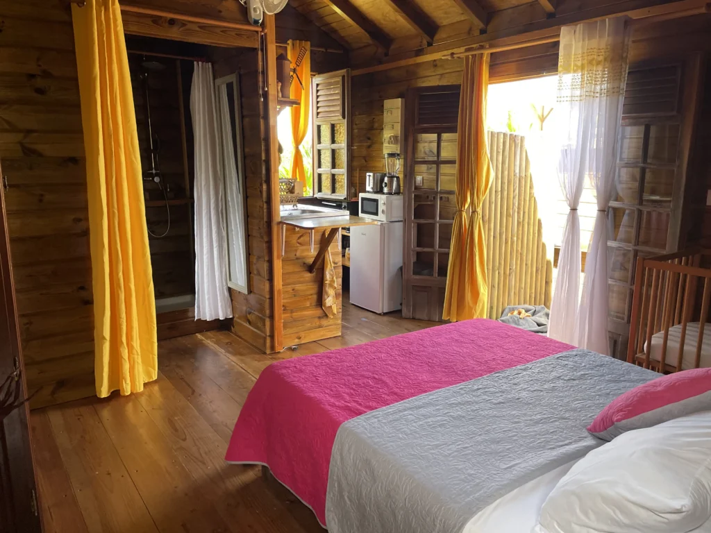 La chambre de Rose de Porcelaine - Gîtes du Cocon Sainte-Rose Guadeloupe