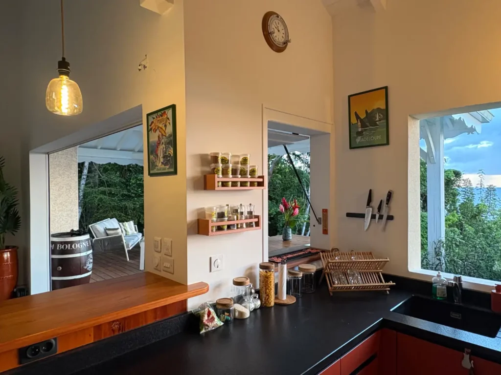 Le nécessaire pour cuisiner créole à Villa Ti'Kawet Pointe-Noire Guadeloupe