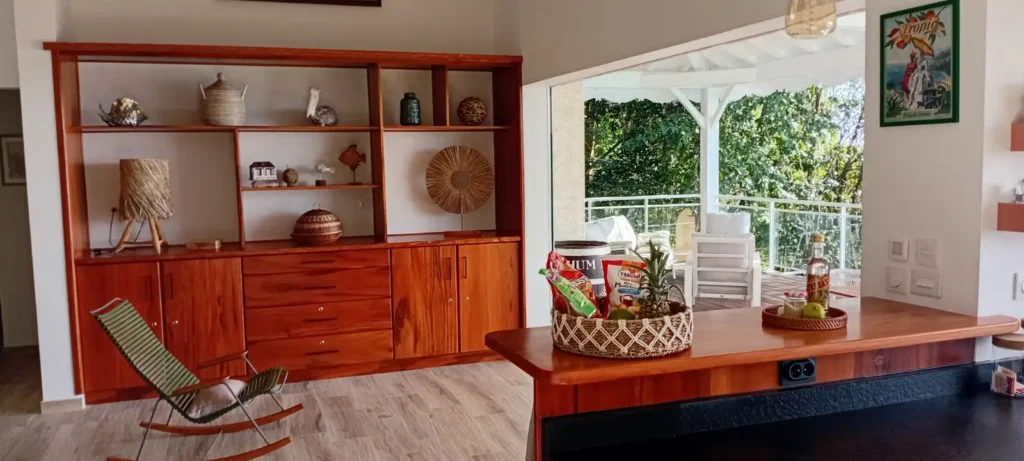 Le salon ouvert sur la terrasse de Villa Ti'Kawet Pointe-Noire Guadeloupe
