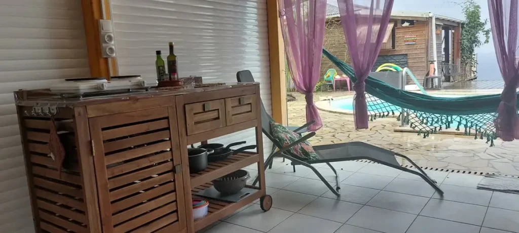Vue sur la piscine depuis Ti Kaz Chez kazAnne Pointe Noire Guadeloupe