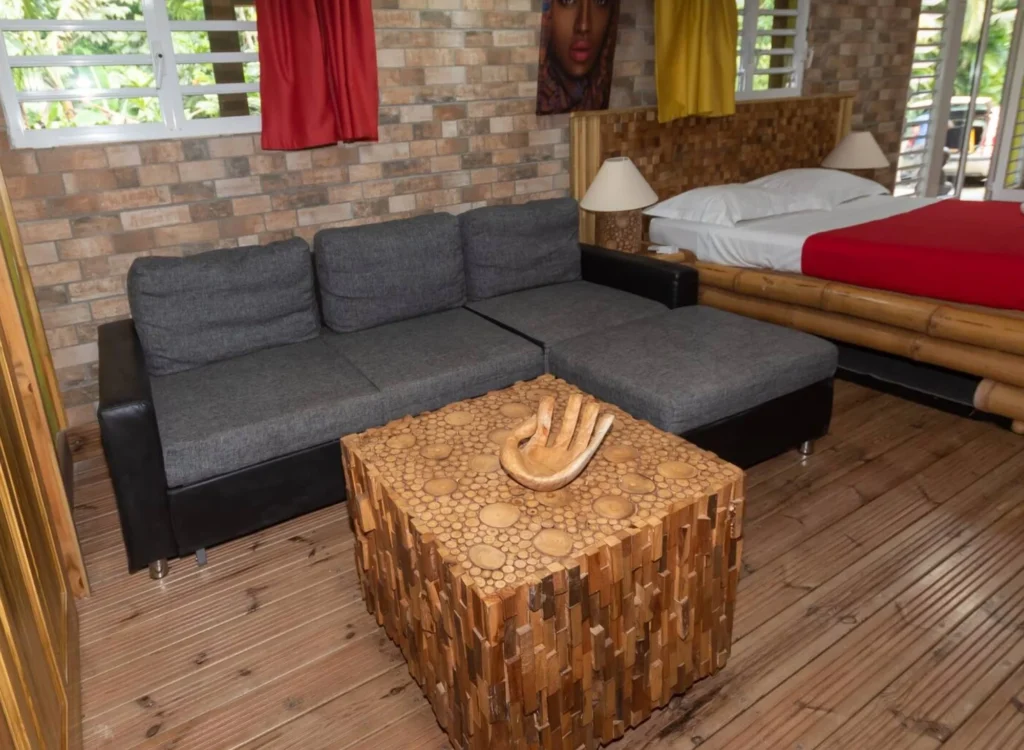 Le salon du Gîte Bambou Le Berceau de Moïse Le Lamentin Guadeloupe