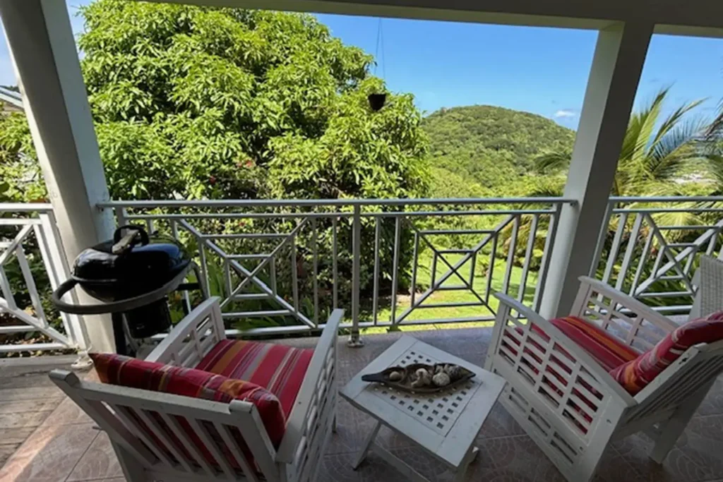 Vue depuis la terrasse du Gîte Azur Habitation Pineau à Deshaies Guadeloupe