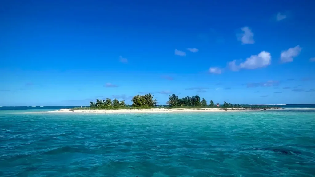 L'Ilet Caret perdu dans le bleu Excursions Espérance Guadeloupe