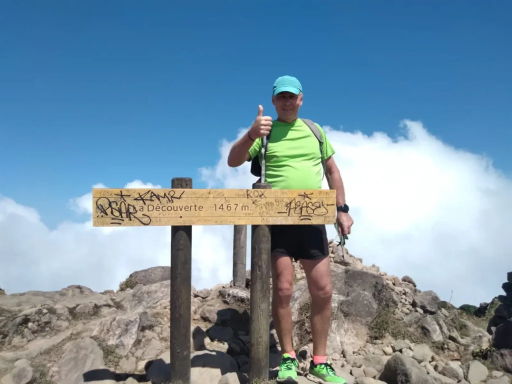 Le sommet à 1476 mètres d'altitude GwadaExplo Guadeloupe