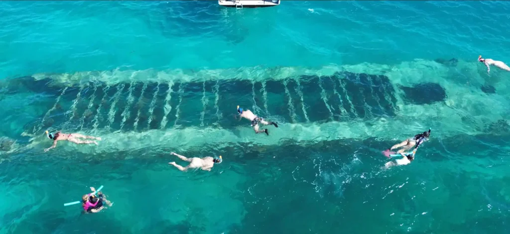 L'épave dans le grand Cul-de-Sac marin vue depuis le drone Brudey Excursions Guadeloupe
