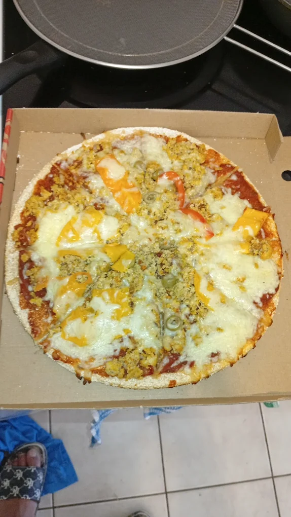 Pizza sans Gluten à la faine de manioc Karukera Manioca Sainte-Rose Guadeloupe