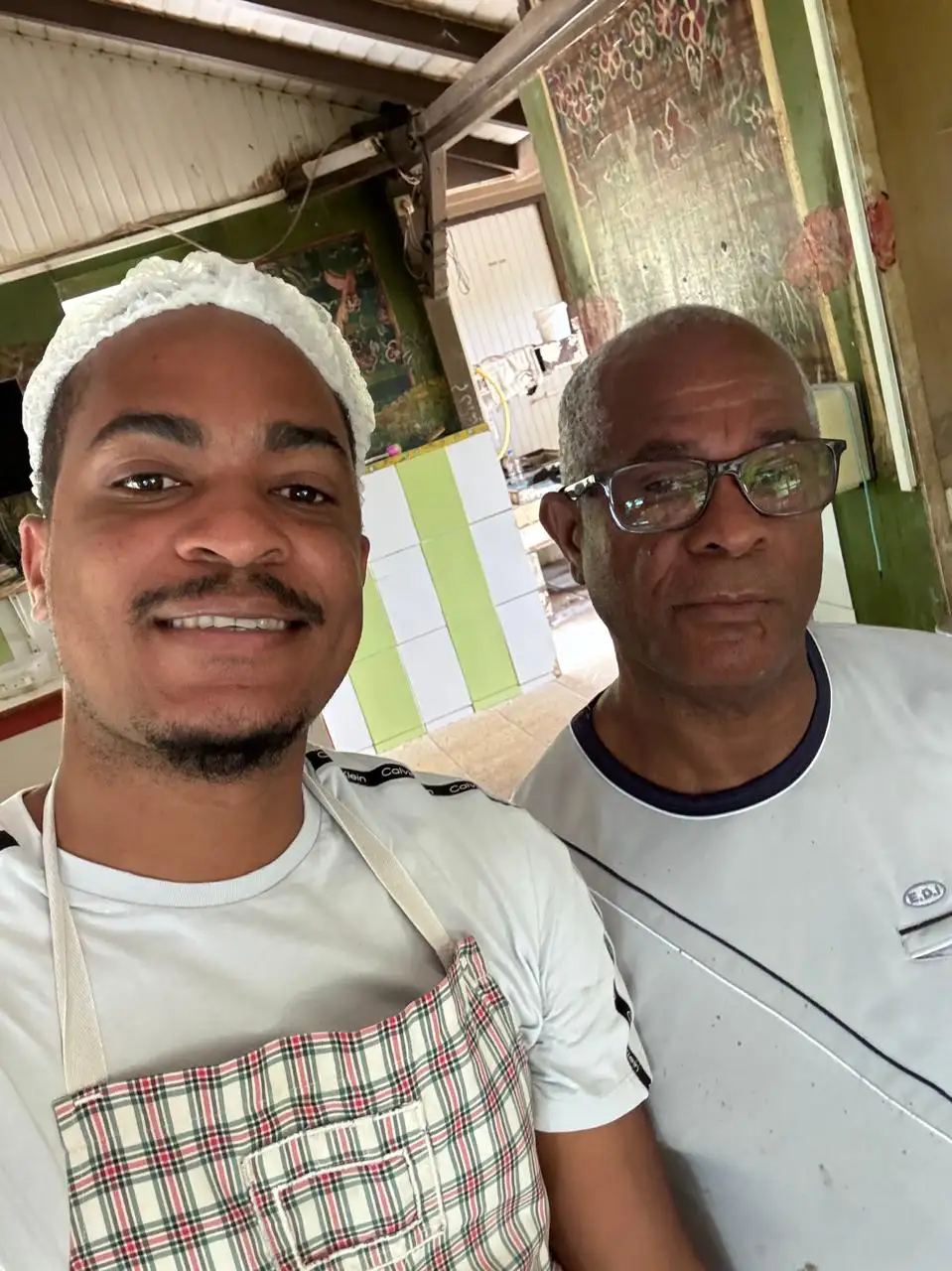 Transmission du savoir faire à Kassaverie Sainte-Rose Guadeloupe