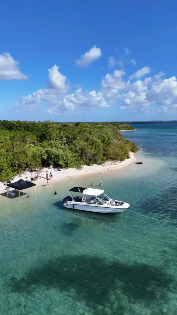 Vue aérienne de notre spot pique-nique sur la plage Pointe Sable Ecursions Espérance Guadeloupe