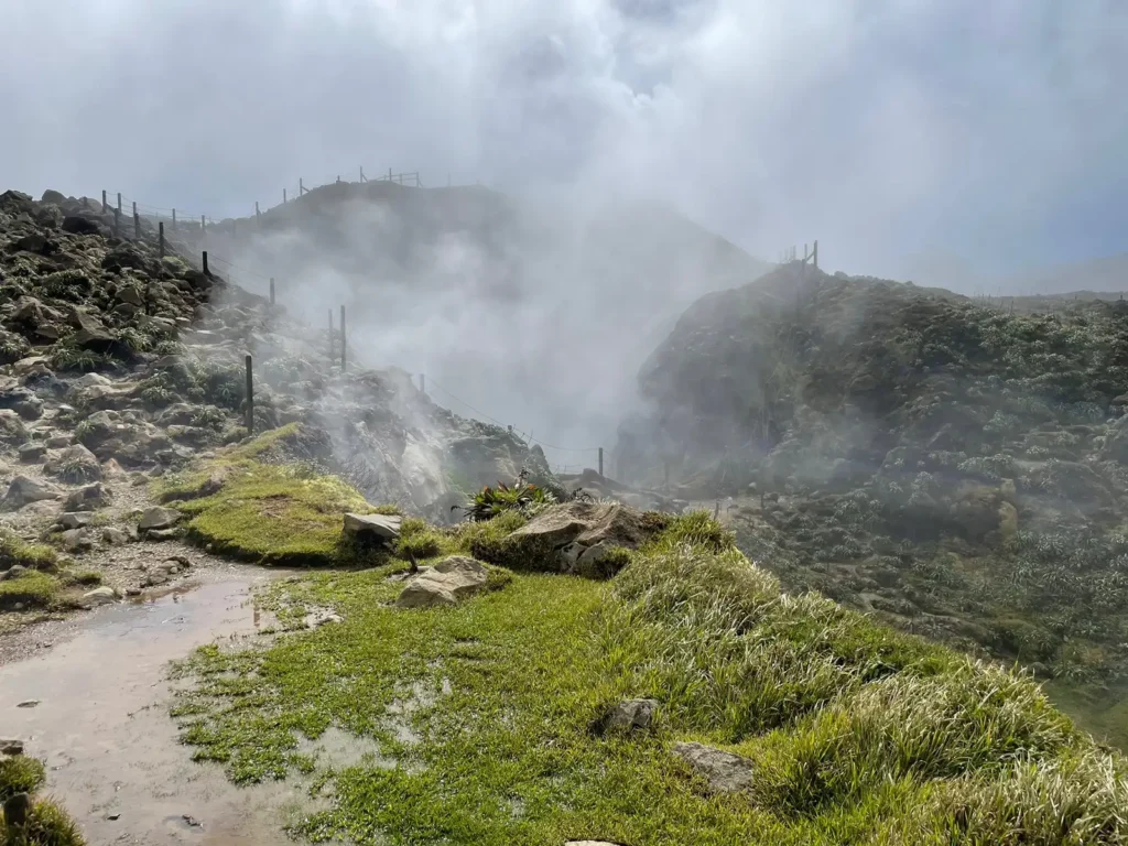 Zone strictement limitée du volcan nécessite un équipement fourni par Gwada Explo