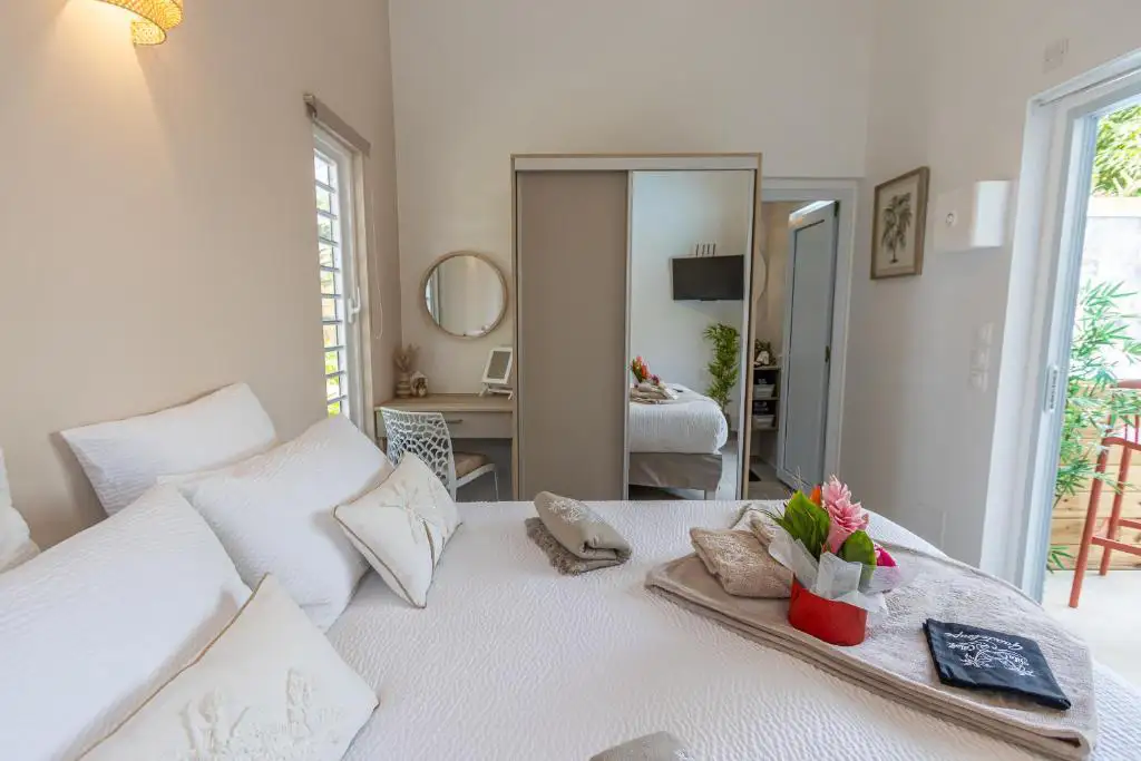 Armoire de rangement dans la chambre Filao Cottage à Sainte-Rose Guadeloupe