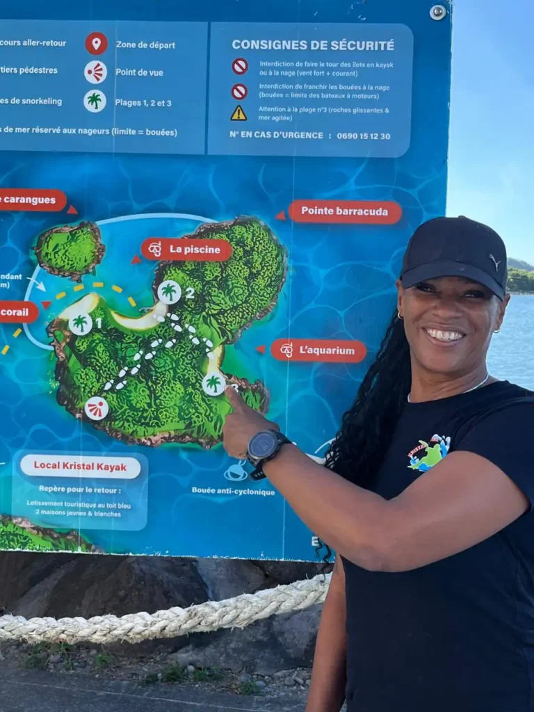 Briefing par Cathy sur la navigation, les courants et les bonnes pratiques écoresponsables dans la réserve Kristal Kayak Guadeloupe