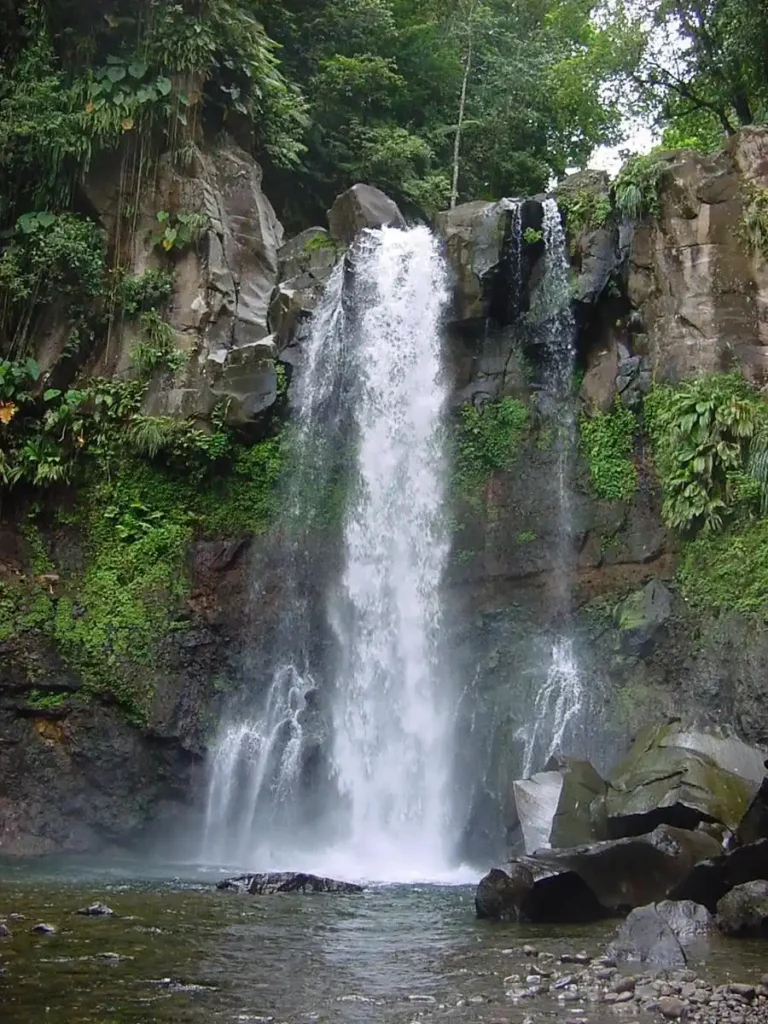 3eme chute du carbet Capesterre Belle Eau Voyage France Guadeloupe