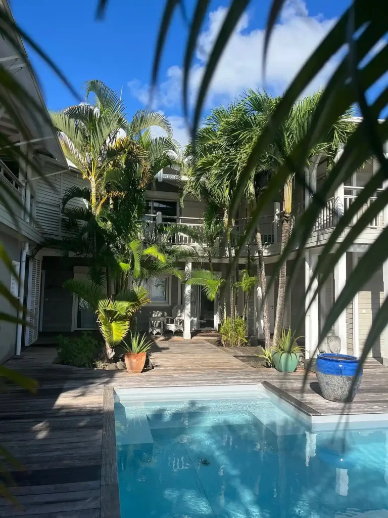 Façade de la maison ambiance Créole Habitation Tara Capesterre Belle-Eau Guadeloupe