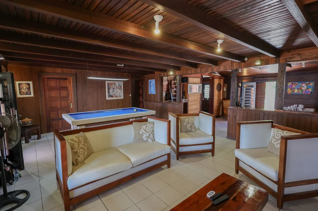 Le salon à l'ancienne Habitation Caféière à Bouillante Guadeloupe