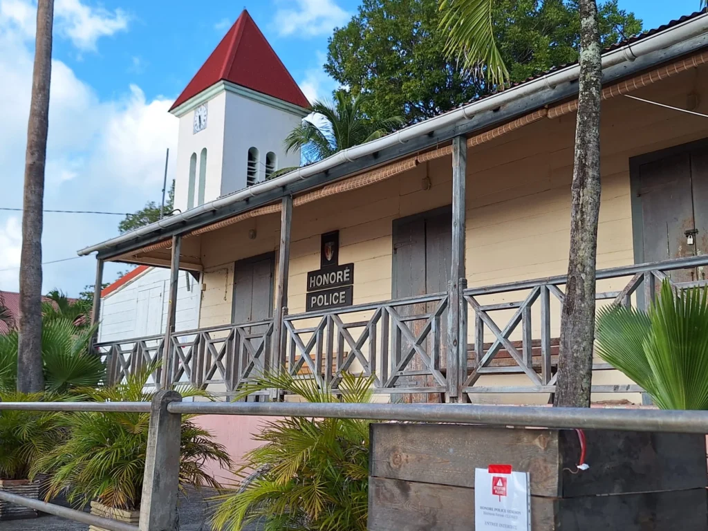 Décor de Meurtre au Paradis avec Kio Tours Excursions Guadeloupe