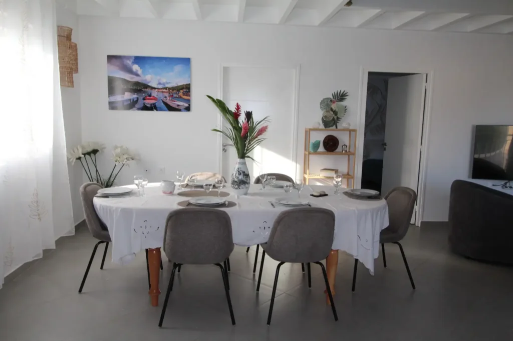 Le coin repas Villa Marie Galante Résidence Fleur de Café Deshaies Guadeloupe