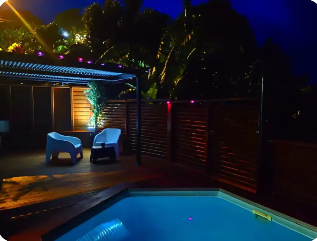 Eclairage nocturene du Ti Kaz Kfé aux Gîtes Orchidays Deshaies Guadeloupe (6)