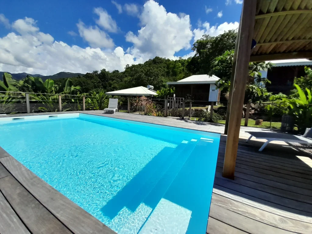 La piscine au sel pour Les Gîtes Authentic Caraibe à Vieux Habitants Guadeloupe (5)