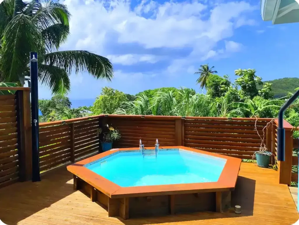 Piscine privée au Ti Kaz Kfé aux Gîtes Orchidays Deshaies Guadeloupe (5)